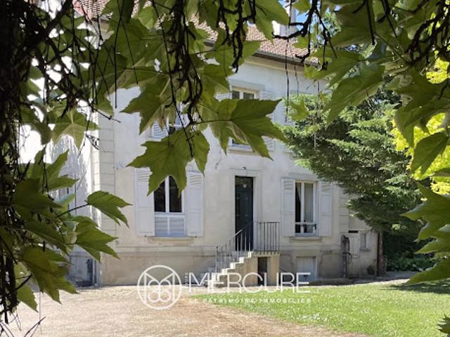 Propriété avec jardin