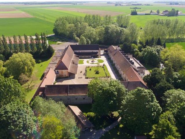 Propriété 70 pièces 3900 m²