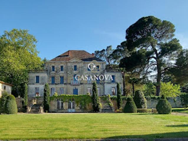 Propriété avec piscine et jardin