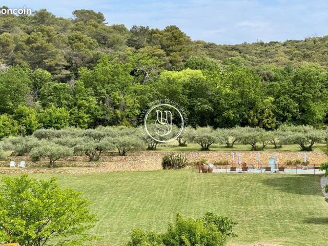 Propriété 800 m² Uzès