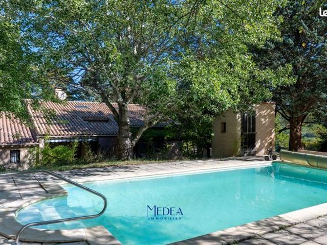 Propriété 8 pièces 128 m²