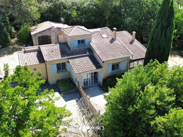 Propriété 6 pièces 135 m²