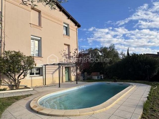 Propriété 8 pièces 139 m²