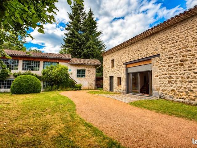 Propriété 8 pièces 130 m²
