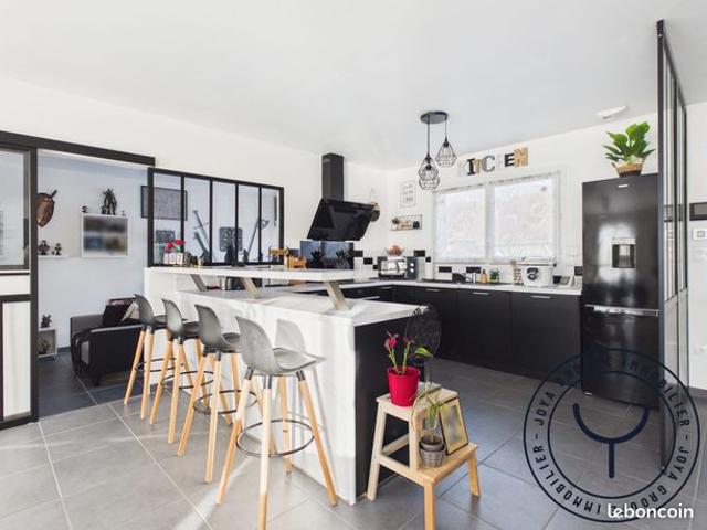 Propriété 8 pièces 131 m²