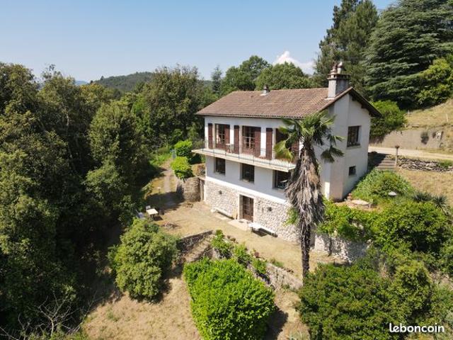 Propriété 8 pièces 144 m²