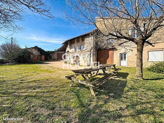 Propriété 8 pièces 147 m²