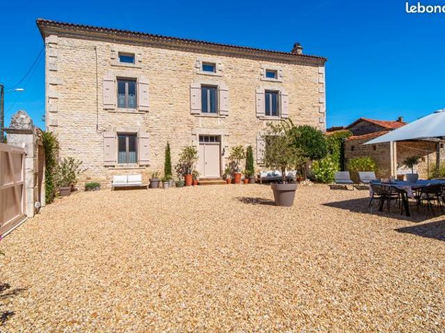 Propriété 8 pièces 147 m²