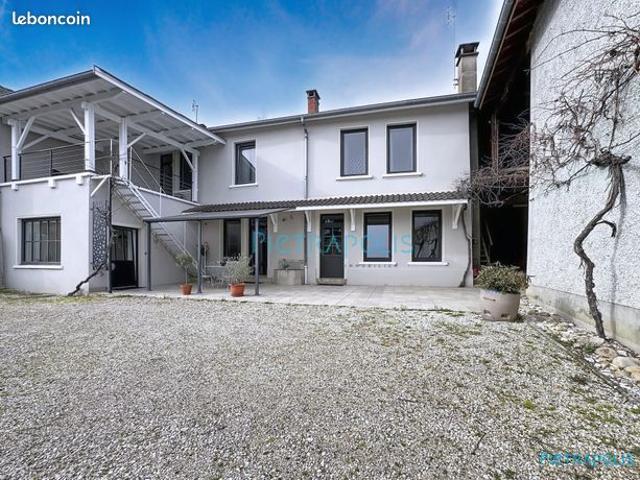 Propriété 8 pièces 140 m²