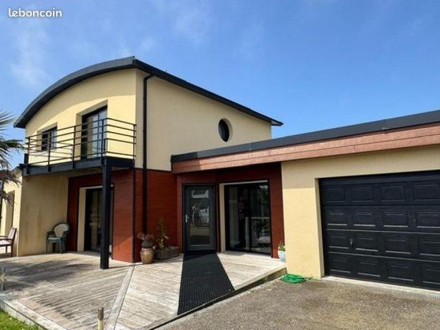 Propriété 8 pièces 140 m²