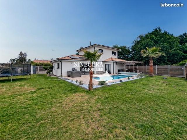 Propriété 8 pièces 140 m²