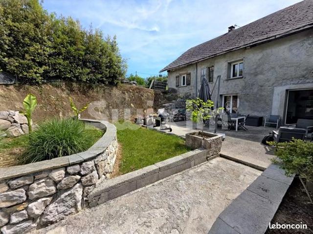Propriété 8 pièces 141 m²