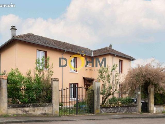 Propriété 8 pièces 141 m²