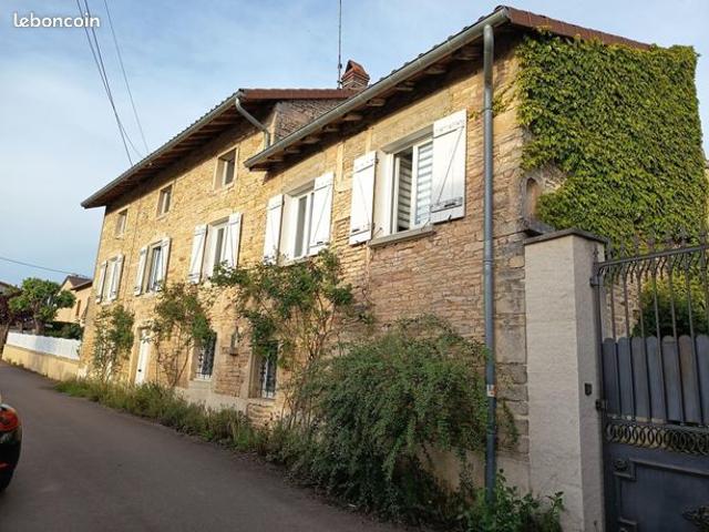 Propriété 8 pièces 143 m²