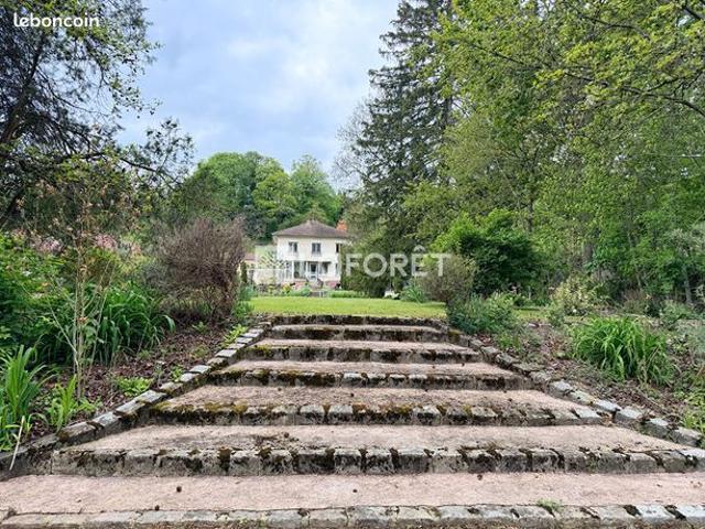 Propriété 8 pièces 154 m²