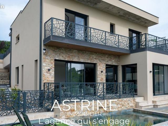 Propriété 8 pièces 163 m²
