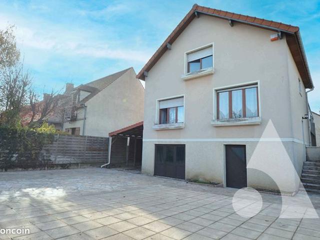 Propriété 8 pièces 157 m²