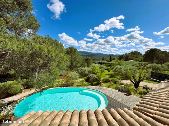 Propriété 8 pièces 157 m²
