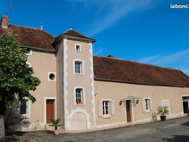 Propriété 8 pièces 157 m²
