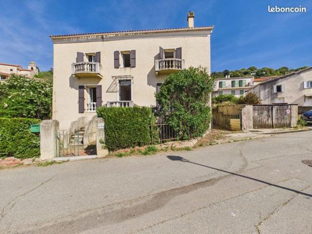 Propriété 8 pièces 158 m²