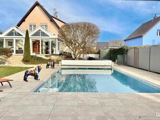 Propriété 8 pièces 158 m²