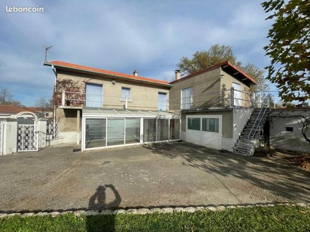Propriété 8 pièces 150 m²