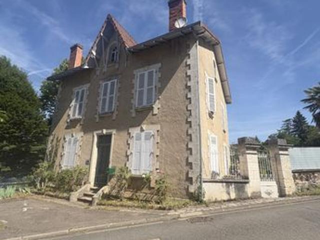 Propriété 8 pièces 150 m²
