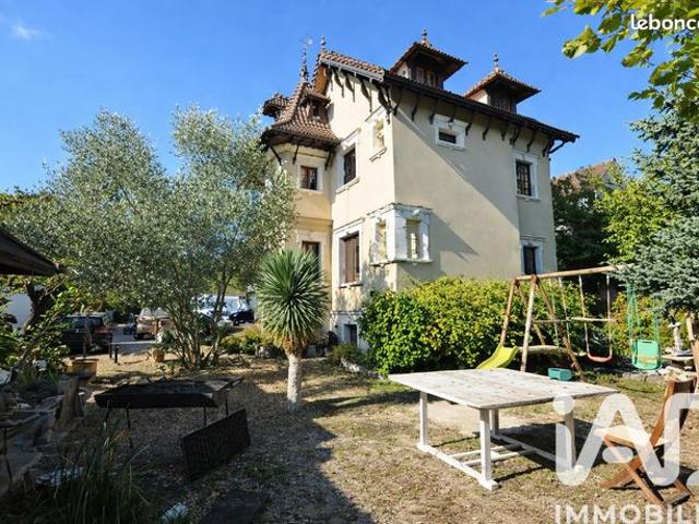Propriété 8 pièces 150 m²