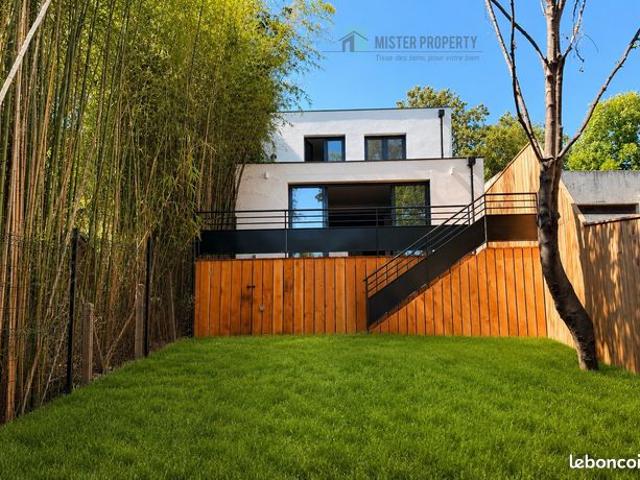 Propriété 8 pièces 151 m²