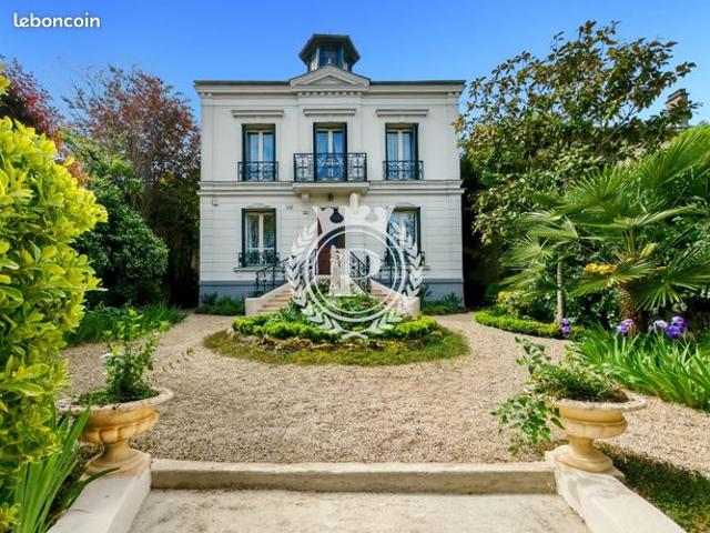 Propriété 8 pièces 165 m²