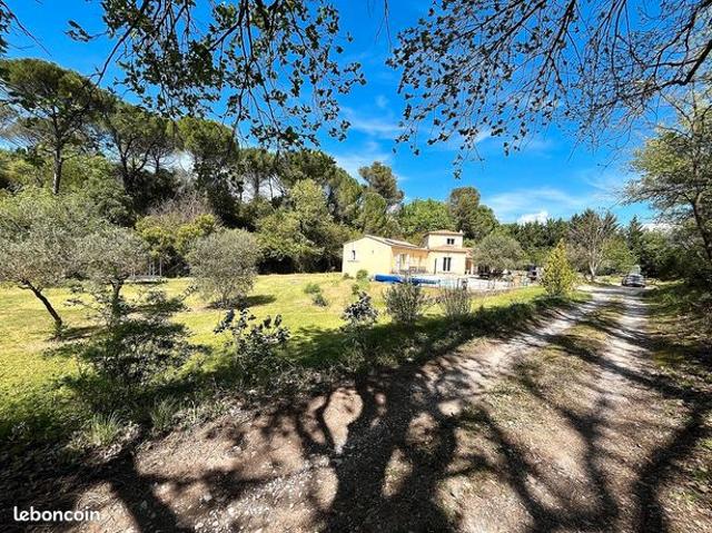 Propriété 8 pièces 165 m²
