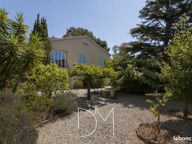 Propriété 8 pièces 166 m²