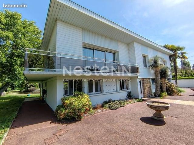 Propriété 8 pièces 166 m²