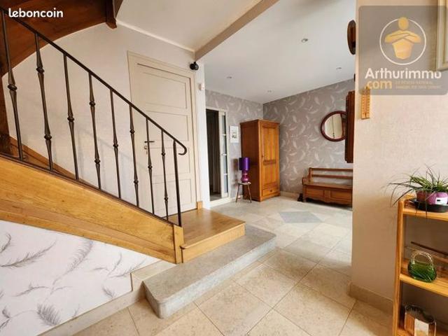 Propriété 8 pièces 166 m²