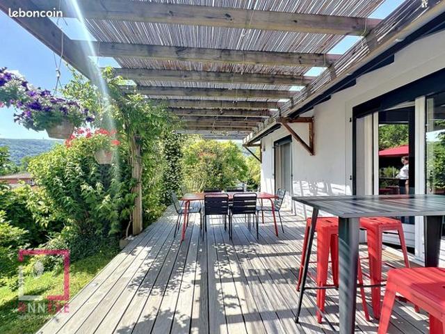 Propriété 8 pièces 167 m²