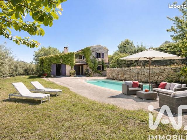 Propriété 8 pièces 168 m²