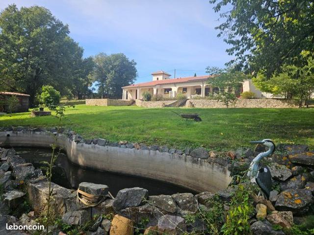 Propriété 8 pièces 169 m²