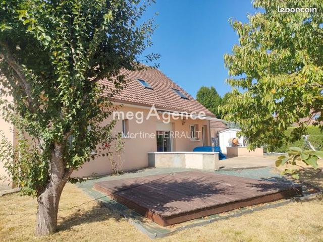 Propriété 8 pièces 169 m²