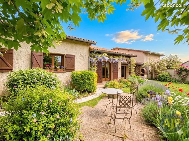 Propriété 8 pièces 160 m²