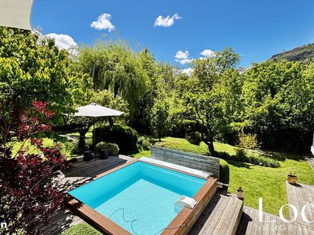 Propriété 8 pièces 160 m²
