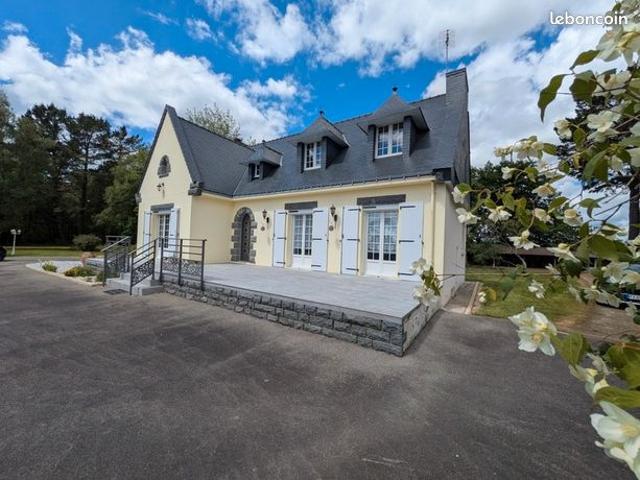 Propriété 8 pièces 160 m²