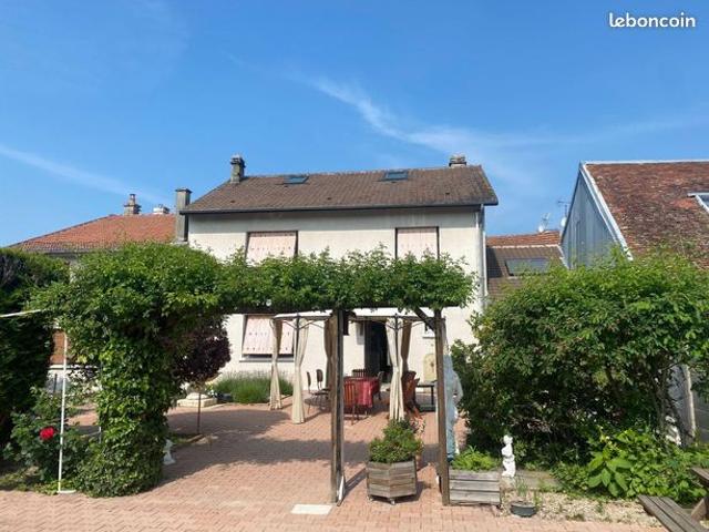 Propriété 8 pièces 160 m²