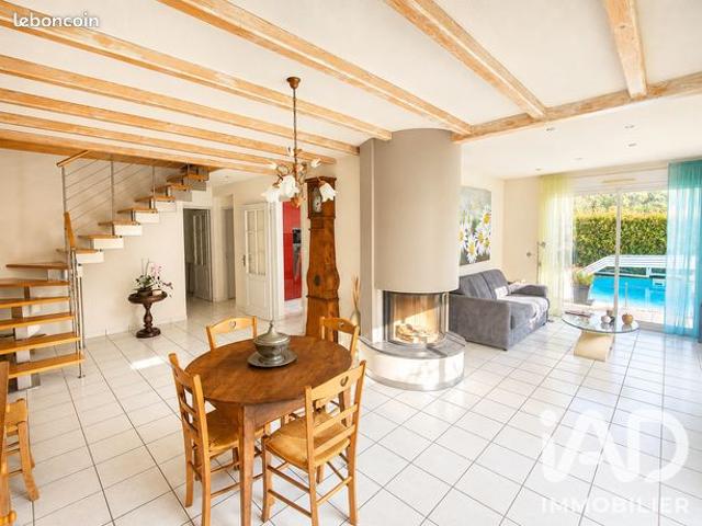 Propriété 8 pièces 162 m²