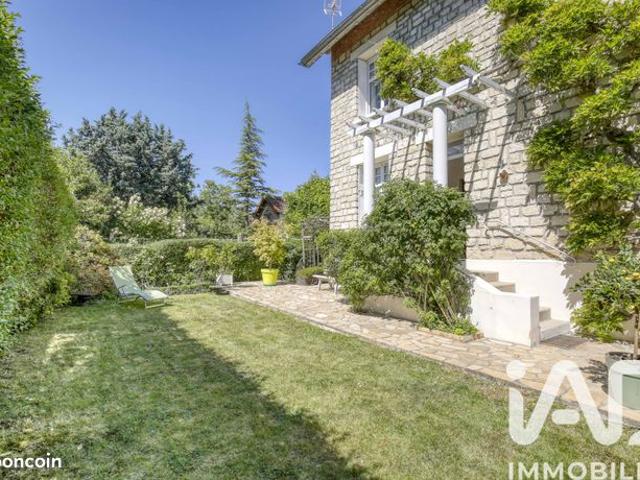 Propriété 8 pièces 174 m²