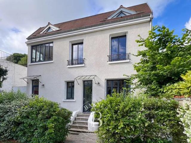 Propriété 8 pièces 174 m²
