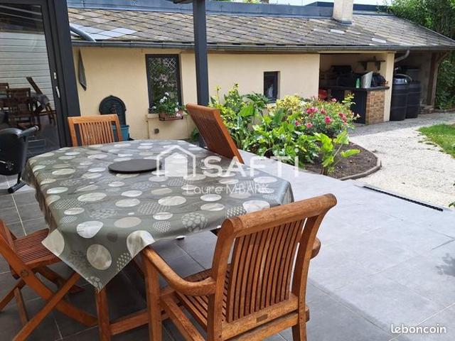 Propriété 8 pièces 174 m²