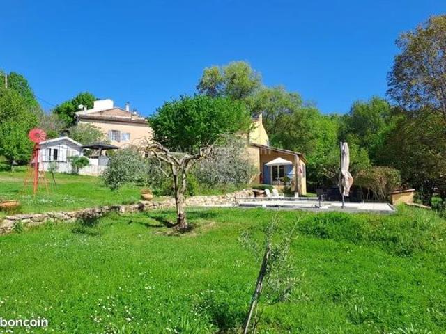 Propriété 8 pièces 175 m²