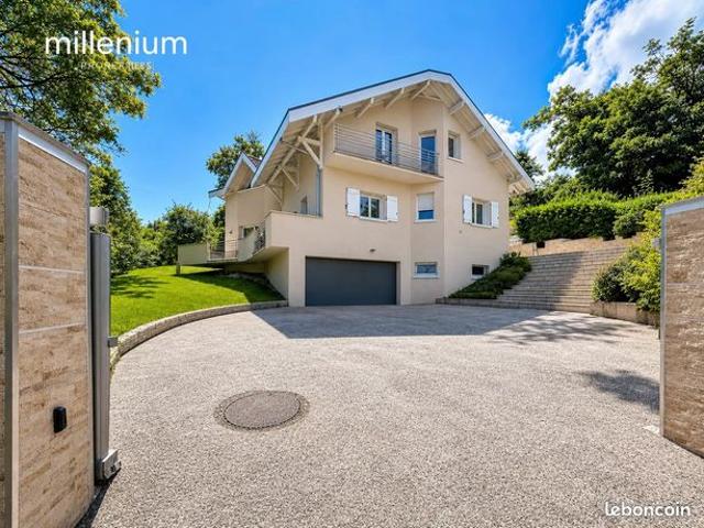 Propriété 8 pièces 175 m²
