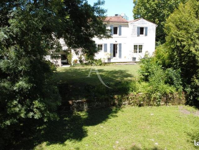 Propriété 8 pièces 176 m²