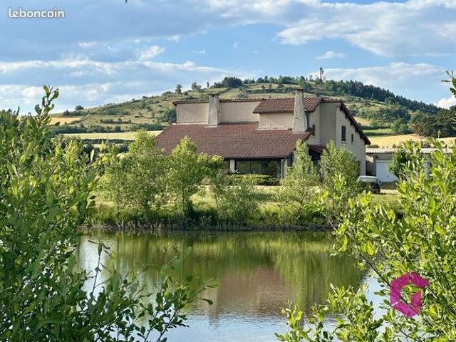 Propriété 8 pièces 178 m²